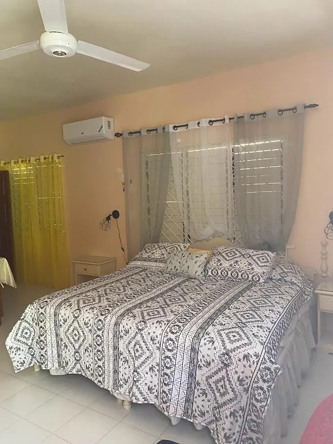 Marge'S Vacation Rentals Negril Mini-hôtel